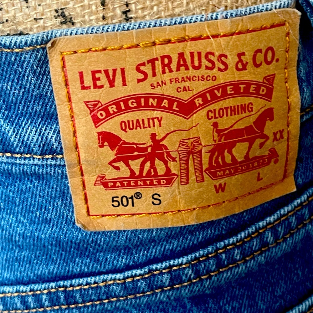 Levi’s skinny jeans 28x28